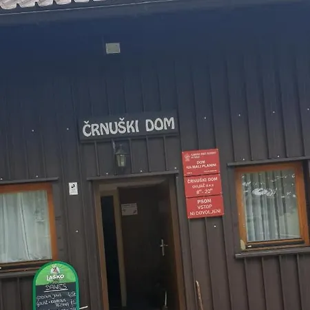 Crnuski Dom *