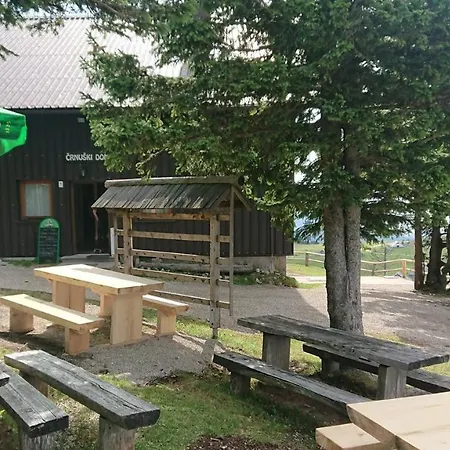 Crnuski Dom Gostinjska kuća *